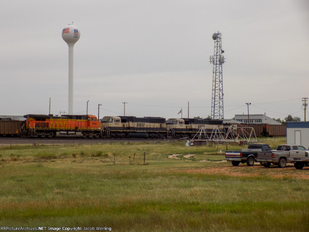 BNSF 5686